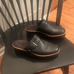 Naturalizer Black Leather slip on Clog